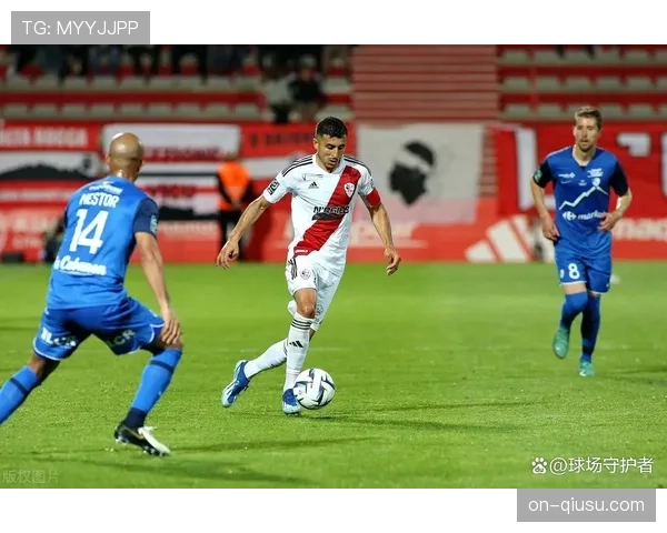 半场：巴列卡诺1-0奥萨苏纳，主队通过定位球打破僵局